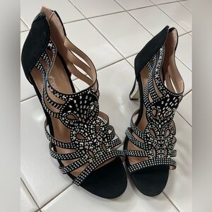 Women’s sparkling shoes only wore once